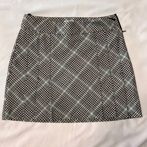 IZOD XPG Stretch Golf Skort Sz 2 Built In Shorts - Side Zipper, Pleated